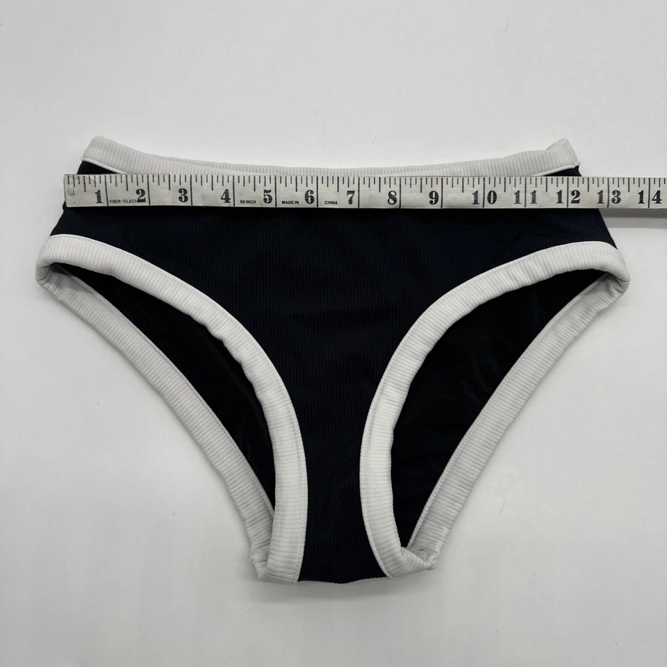 Parte inferior de bikini Chanel para mujer talla 38 blanco y negro con logotipo piedra cáscara en Italia. #34314 Foto 4 de 4