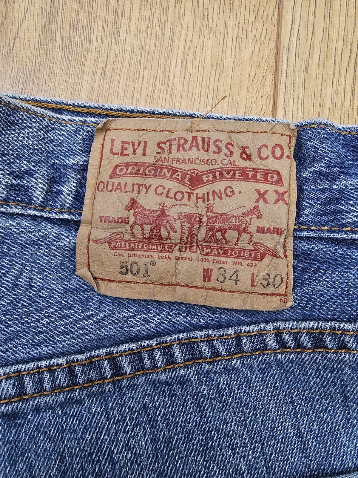 Levi’s 501 Straight Leg Denim Blue Jeans W34 L30 Y2K 2009 Mens Button Fly image 3