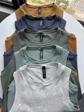 vuori womens VW1213 pose modern-tank