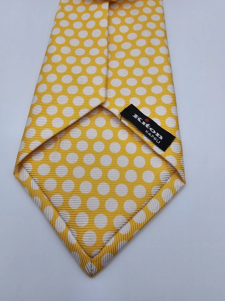 Kiton Napoli Italiano 100% Seda Blanco Lunares Amarillo Para Hombre Vestido Cuello Corbata Usado en Excelente Condición Foto 2 de 4
