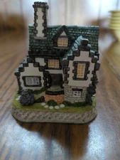 1993 David Winter "The Seminary" nice color, no chips 