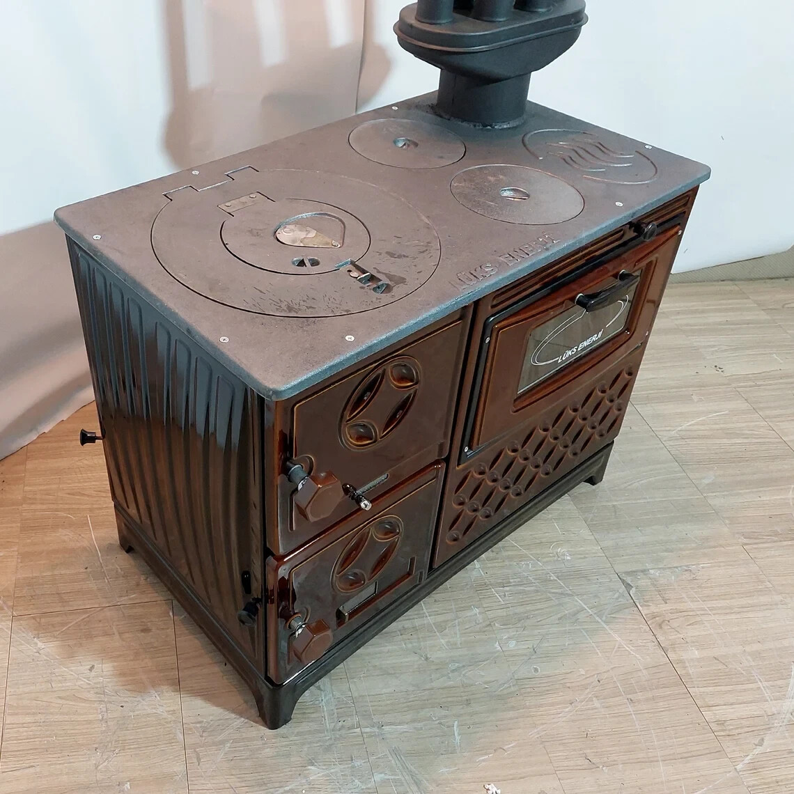 Wood stove, cooker stove, oven stove, wood burning stove, cast iron