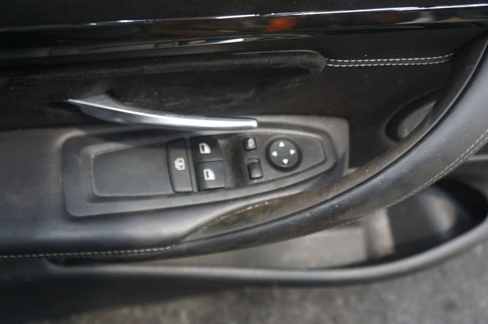 Оригинальная отделка передней левой внутренней двери 51418063595 BMW M4 Competition F82 2016 *примечание* - Изображение 3 из 4