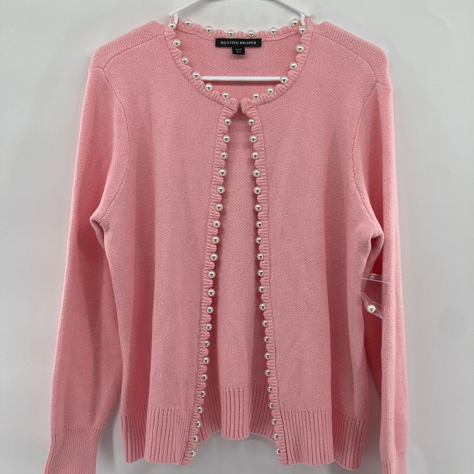 NUEVO Suéter Cárdigan Boston Proper Rosa Perla Botón Para Mujer Mediano Foto 2 de 4