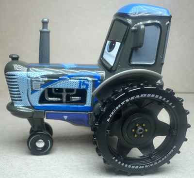 Disney Pixar Cars 3 Easy Idle Racing Tractor Cow #15 Diecast