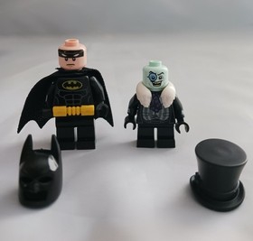 BatBoat Duckmobile Penguin Batman Figures From LEGO 70909 Movie Batcave Break-in