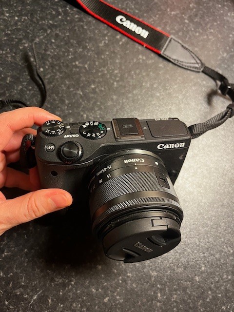 CANON EOS M3 DIGITAL CAMERA + EF-M 15-45mm f3.5-6.3 IS STM ZOOM LENS-Great Cond