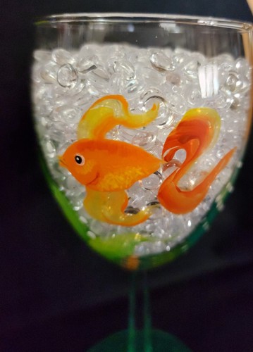 4 Hand Painted Artist Signed GOLDFISH WINE GLASSES Nautical Ocean Beach Barware - Picture 8 of 10