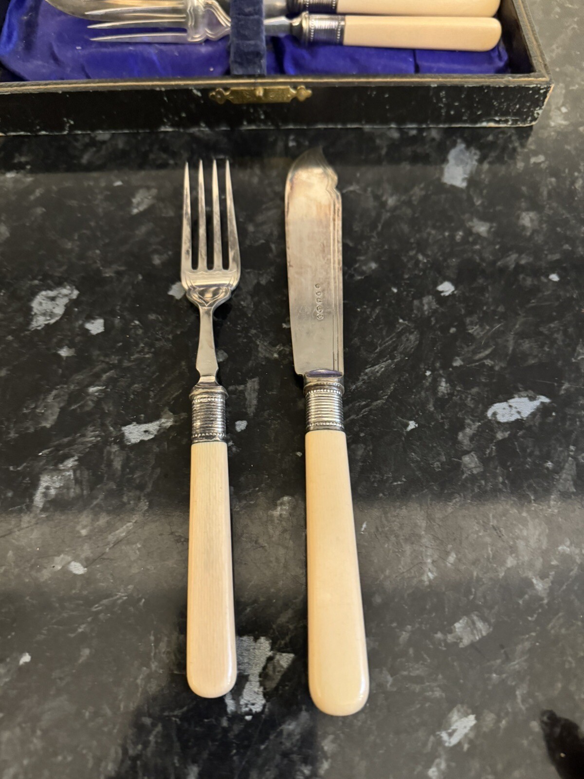 Stunning Vintage 6 piece Fish Knife and Fork Boxed Set Excellent used