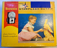 Vintage Kodak Brownie Starflash Camera w/Original Box