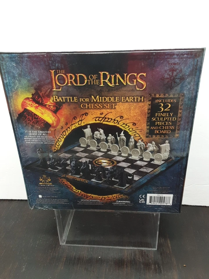 THE LORD OF THE RINGS Battle for Middle Earth Chess Set-The Noble Collection. - Image 3 of 3
