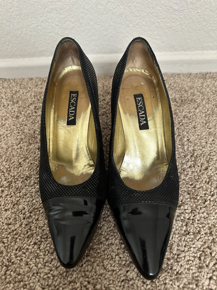 ESCADA PATENT LEATHER POINTED, PUMP, ITALY, Sz 7.5B. Feminine, Comfortable - Image 2 of 4