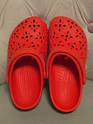 CROCS CHERRY RED Floral Cutouts Youth Size 2