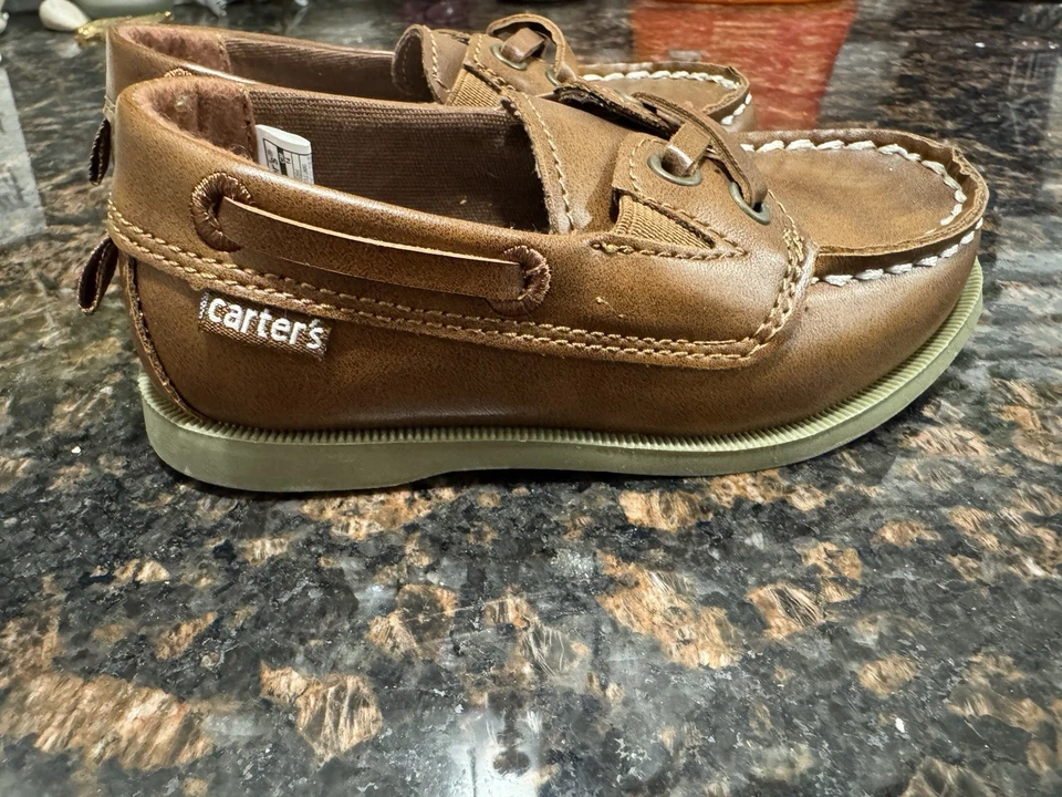 Zapatos informales de barco Carters marrón Bauk para niños pequeños, talla 7 Foto 2 de 4