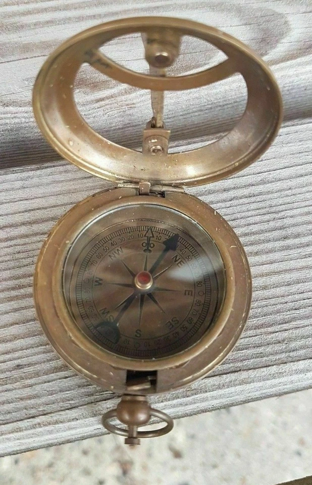 Латунный нажимной компас морской карманный компас с кожаной коробкой лот из 50 единиц - Изображение 2 из 4