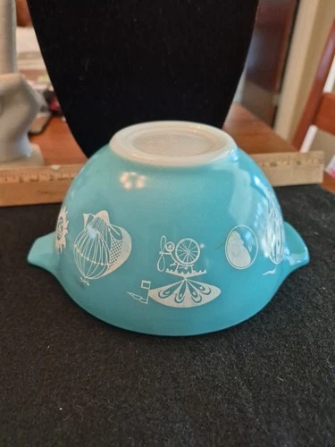 Pyrex Vintage 1958 441 Hot Air Balloons Cinderella Dip Mixing Bowl 1.5 Pint