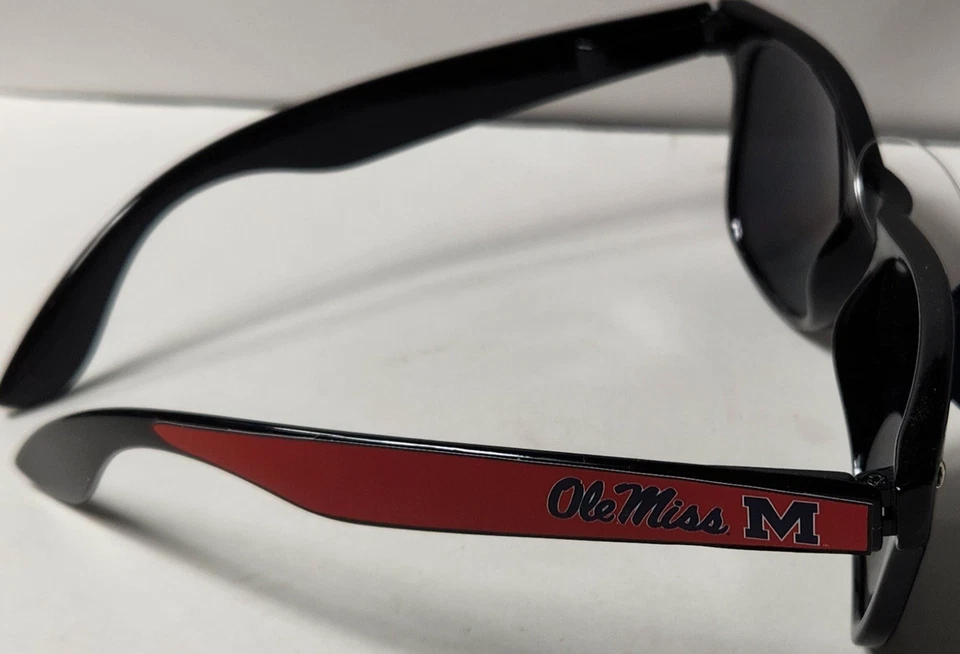 Gafas de sol premium coleccionables University Of Ole Miss Rebels (UV 400) resistentes Foto 2 de 4