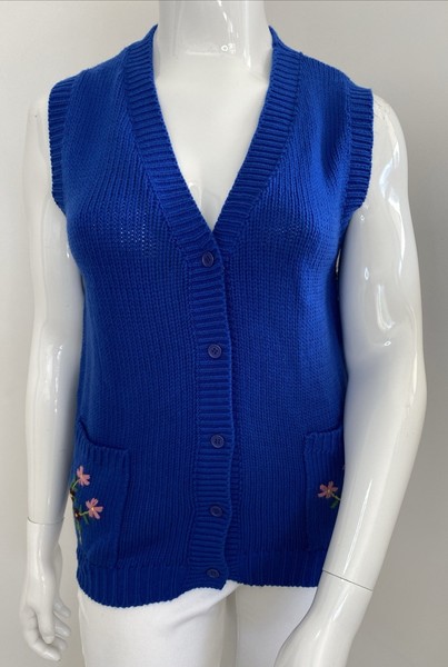 Vintage M Blue Acrylic Knit Sleeveless Sweater Vest Floral Embroidery Pockets