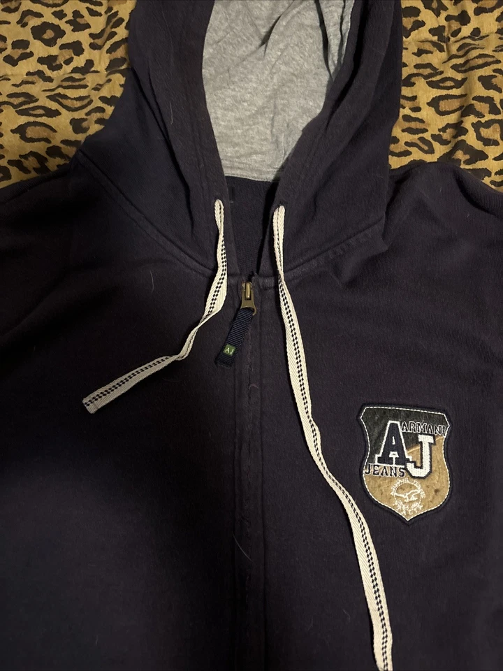 AJ Armani 牛仔学院牛仔裤连帽衫 - XL — 第 2/4 张图片