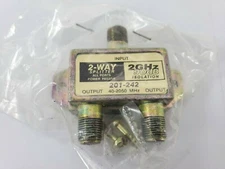 Steren 2-Way 2.4GHz 90dB Power Pass Splitter - 201-242
