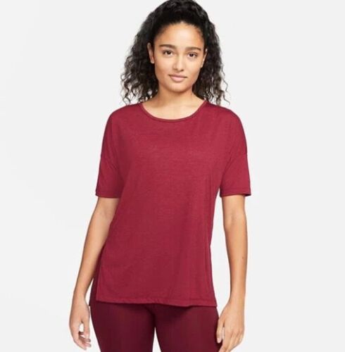 NIKE LADIES YOGA SHORT SLEEVE T SHIRT SIZE 8UK XS BRAND NEW BURGUNDY RED Y6 - Picture 1 of 2