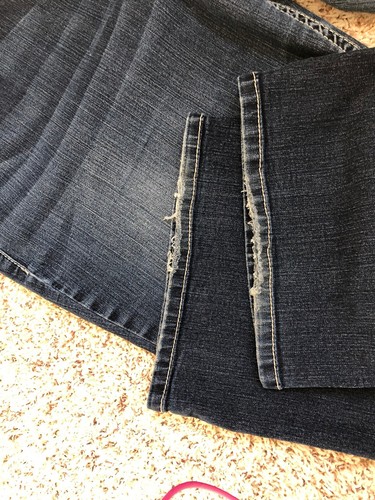 Women’s Boot Cut SILVER Brand Size 24/ 31 TUESDAY Jeans Low Rise Med Wash - Picture 9 of 12