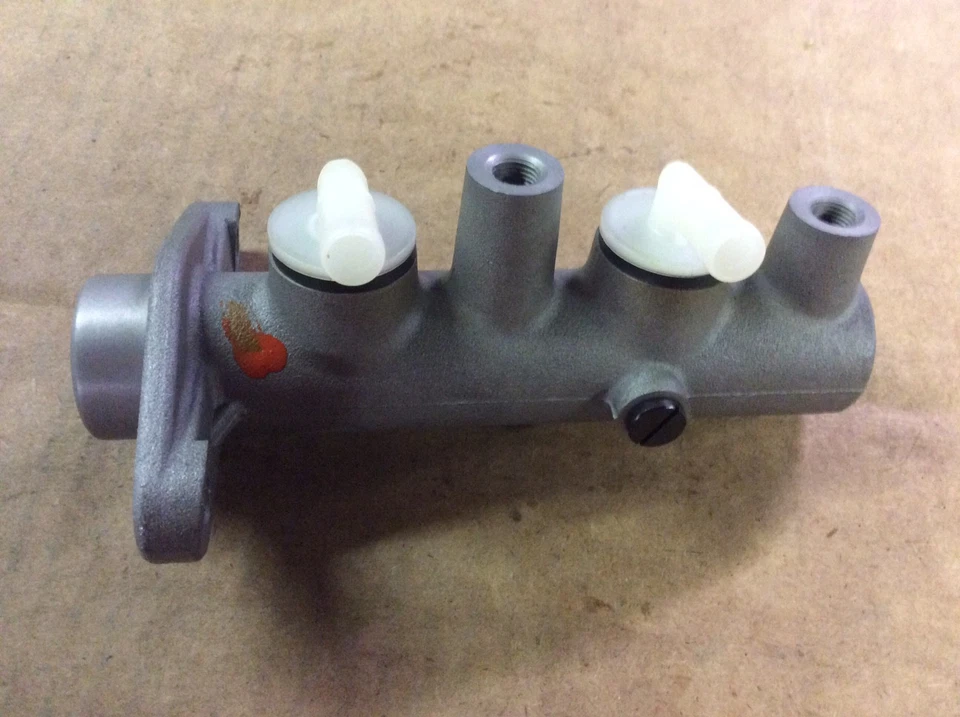 NUEVO CILINDRO MAESTRO DE FRENO ARI M52516 | Se adapta a 89-98 Mitsubishi Eagle Plymouth Foto 2 de 4