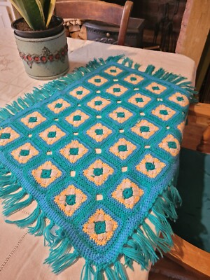Vintage Handarbeit gehäkelte afghanische Decke 24x18 +7 grün gelb Blumen Schoß 70er