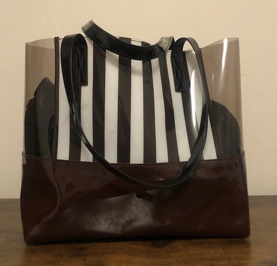 Bolso de Mano Henry Bendel Tamaño Mediano Icónico a Rayas PVC para Pasar la Noche Foto 4 de 4