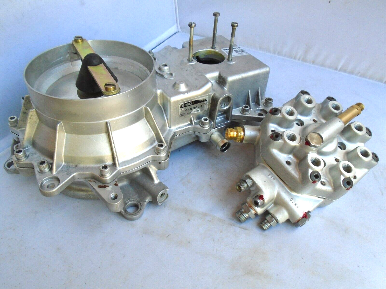 BENTLEY ROLLS ROYCE SILVER SHADW FUEL DISTRIBUTOR 0438100155 Air Flow 0438120213