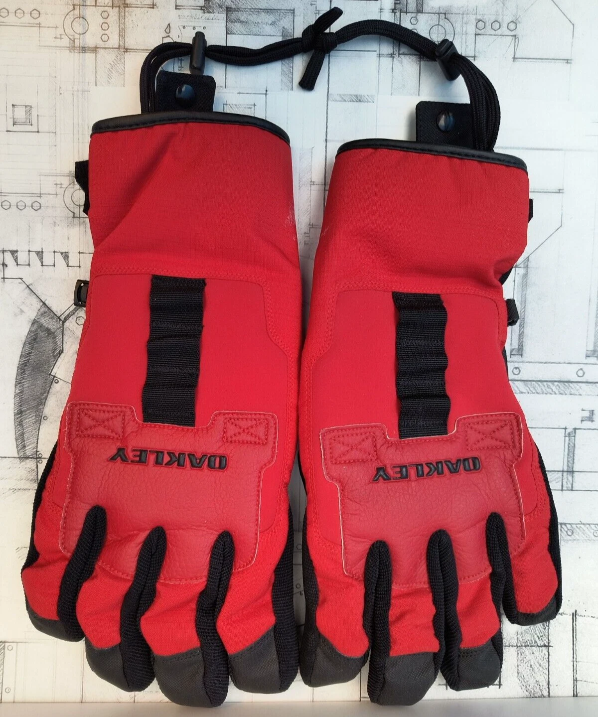 Oakley XL Skiing Snowboarding Winter Gloves Red Snowmobile