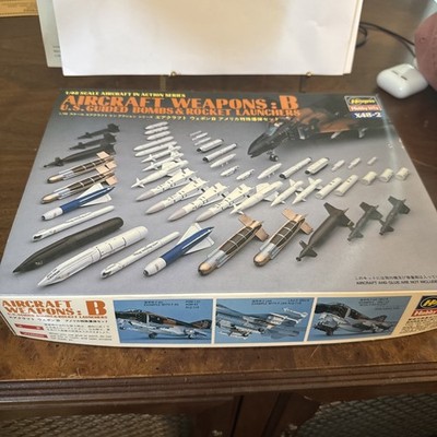 HASEGAWA AIRCRAFT WEAPONS B U.S. GUIDED BOMBS AND ROCKETS SCALE 1:48 PLASTIC MOD