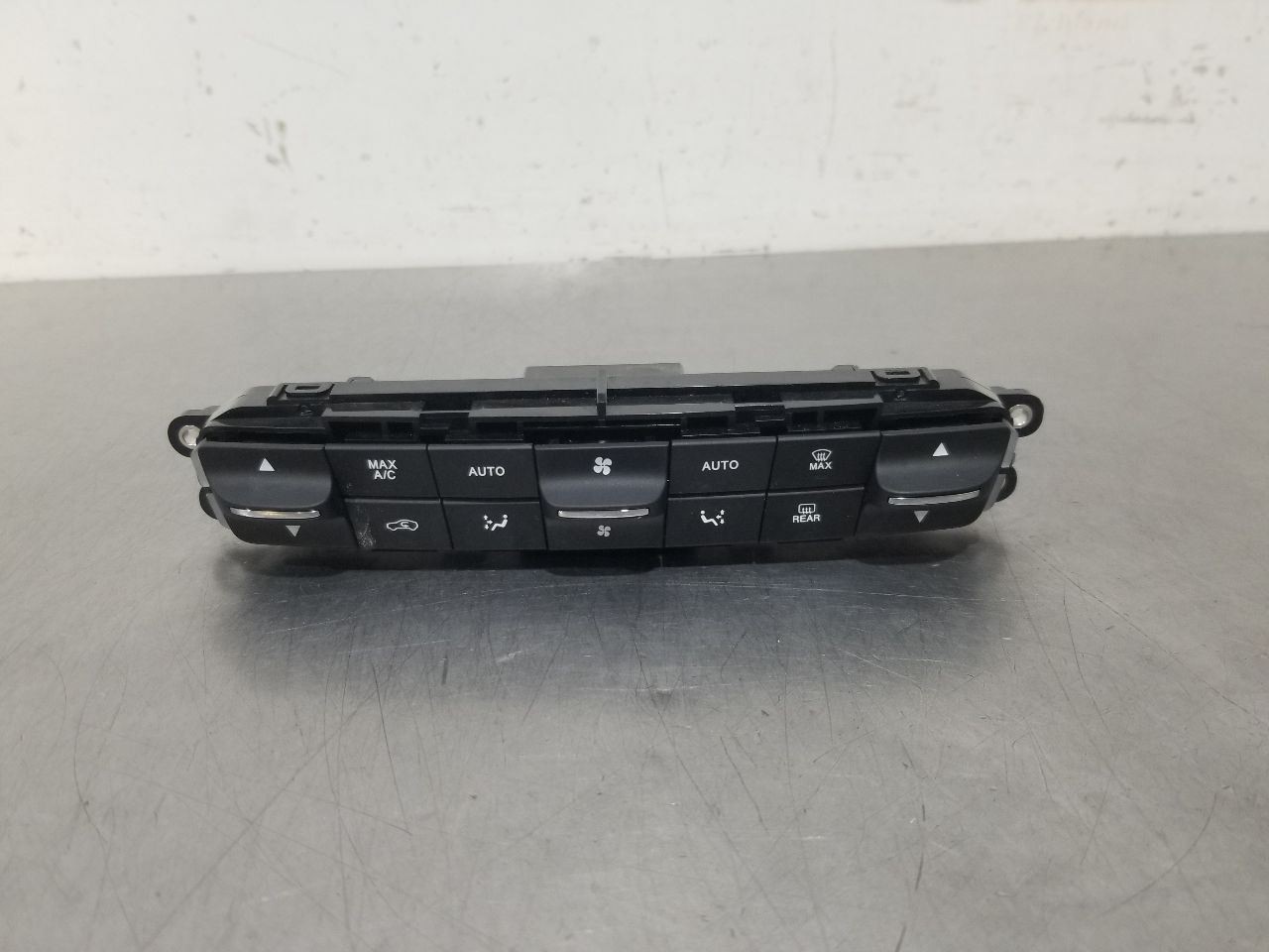 22 2022 MASERATI LEVANTE TEMPERATURE AC HEAT CLIMATE CONTROL 06702263580
