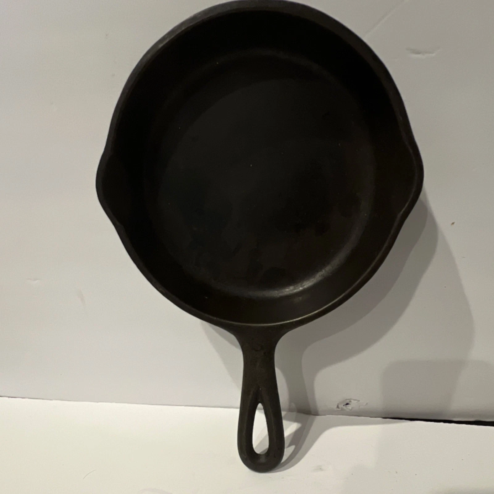 Wagner #3 Cast Iron Frying Pan Black Double Handle Double Pour Spouts Round