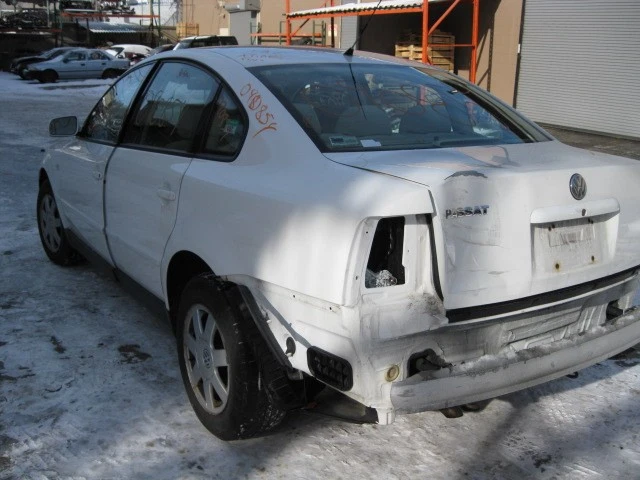 Engine Cover Volkswagen Passat 2000 00 393496 Foto 3 de 4