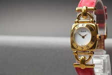 [Presque comme neuve] Montre femme Gucci 6300L or 22 mm cadran blanc...