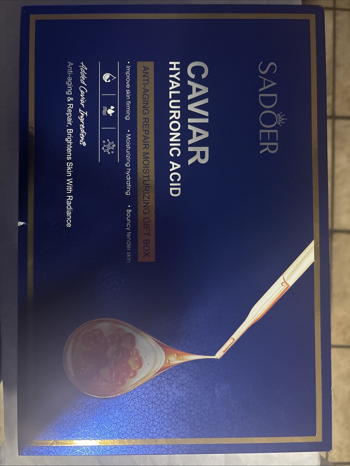 SADOER, Caviar + Hyaluronic Acid Anti-Aging Repair Moisturizing Gift Box.