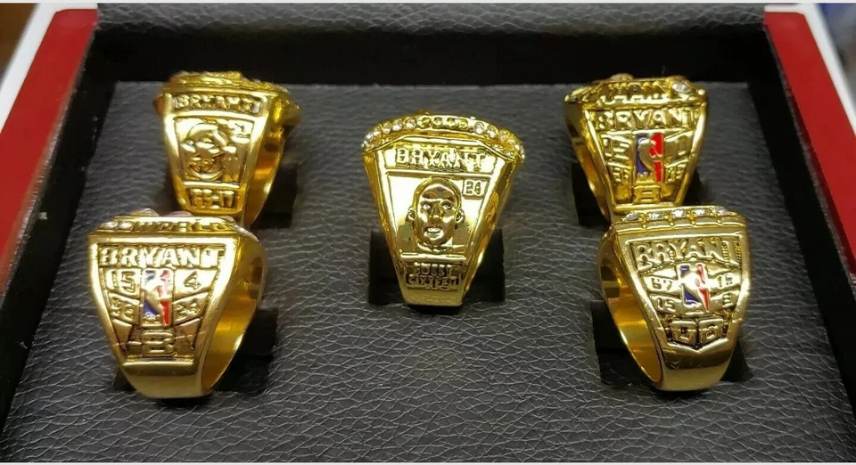 Kobe Bryant - Los Angeles Lakers Championship 5 anéis conjunto com caixa de madeira - Imagem 2 de 4