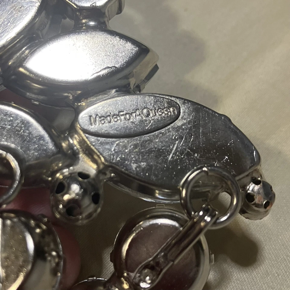 Made For A Queen one of a kind handmade drag pageant earrings - Drag Earrings - Imagem 4 de 4