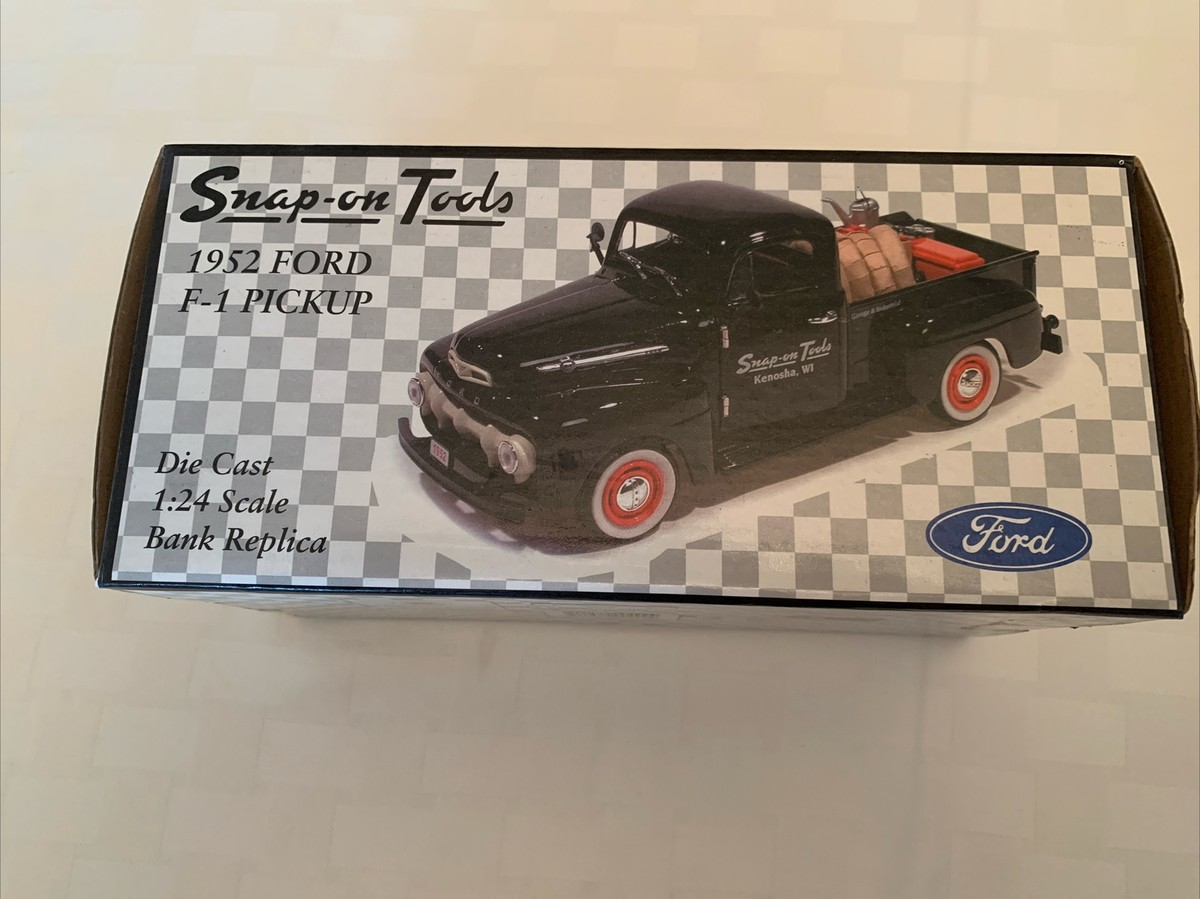 スナップオン Snap on 1/24 ツール満載 1950 ステップバン Rare Snap-On Tools 1950's Garage Display & Matching Vehicles