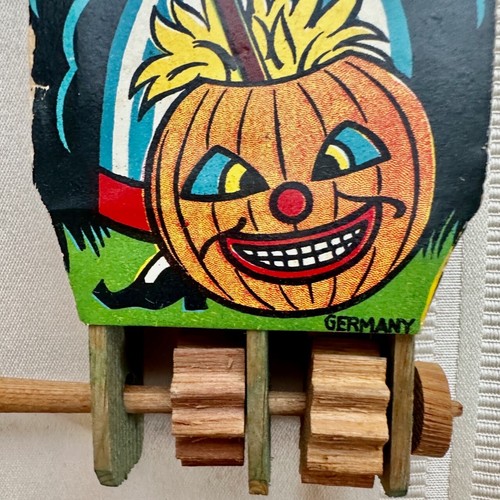 ANTIQUE 1920-30s HALLOWEEN WITCH WOODEN RATCHET NOISE MAKER Germany - Picture 3 of 5