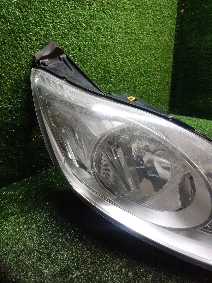 10-15 FORD C-MAX O/S ВОДИТЕЛЬСКАЯ БОКОВАЯ ФАРА (СЛОМАННЫЕ ГАЙКИ) - Изображение 2 из 4