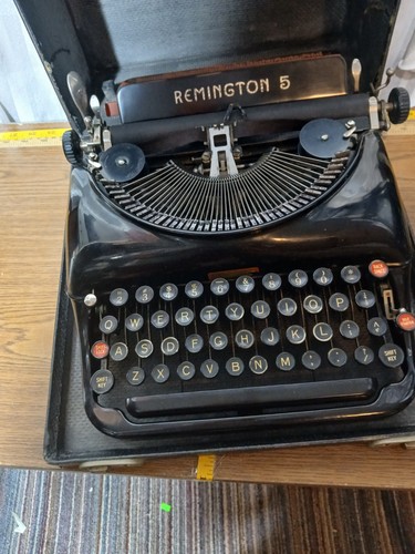 Nice! 1935 Remington Model Working Glossy Black Typewriter & Case Works Great - Picture 3 of 4