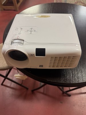 Optoma HD32 DLP Projector FOR PARTS; No Cords