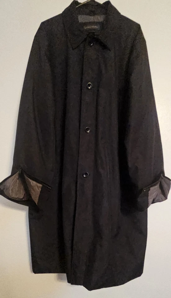 Banana Republic Mens Coat- Water Resistant -Size XL 100% Polyester And Nylon - Image 2 of 4