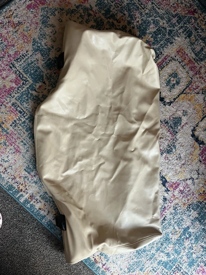 VW Beetle 2008 Cabriolet Leather Roof Hood Cover in Cream - Image 2 of 4