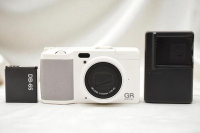N Mint] RICOH GR DIGITAL IV Compact Digital Camera White w/Battery