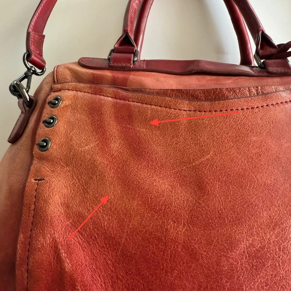 Bolso de hombro Olivia Harris de cuero rojo envejecido con doble tapa Foto 3 de 4