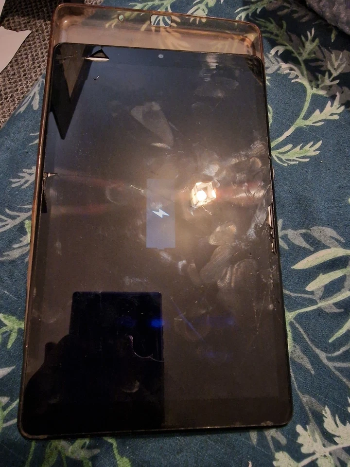 Lenovo Tab For Spare Or Repair Old Model Not Sure Which One  - Image 4 of 4