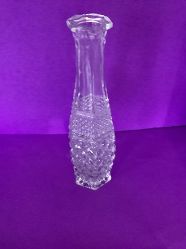 Anchor Hocking- WEXFORD 9 1/4 Tall Bud Vase - Picture 4 of 16